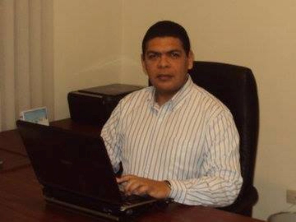 Víctor Cerrillo, funcionario de SUNAT, Agencia de la Av. Benavides cdra.44, que maltrató a la señora Mary Sáenz de Cadenas. (Foto: Facebook, antes que eliminara su cuenta).